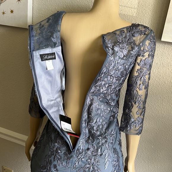 La Femme Lace 3/4-Sleeve Column Gown Size 4 - Picture 8 of 12